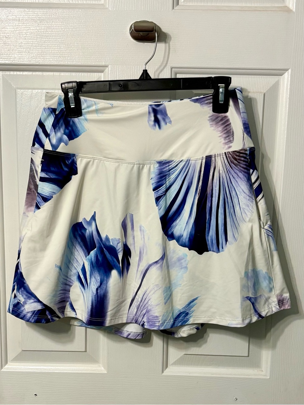 CALIA by Carrie Underwood White Skort with Blue & Purple Floral Print